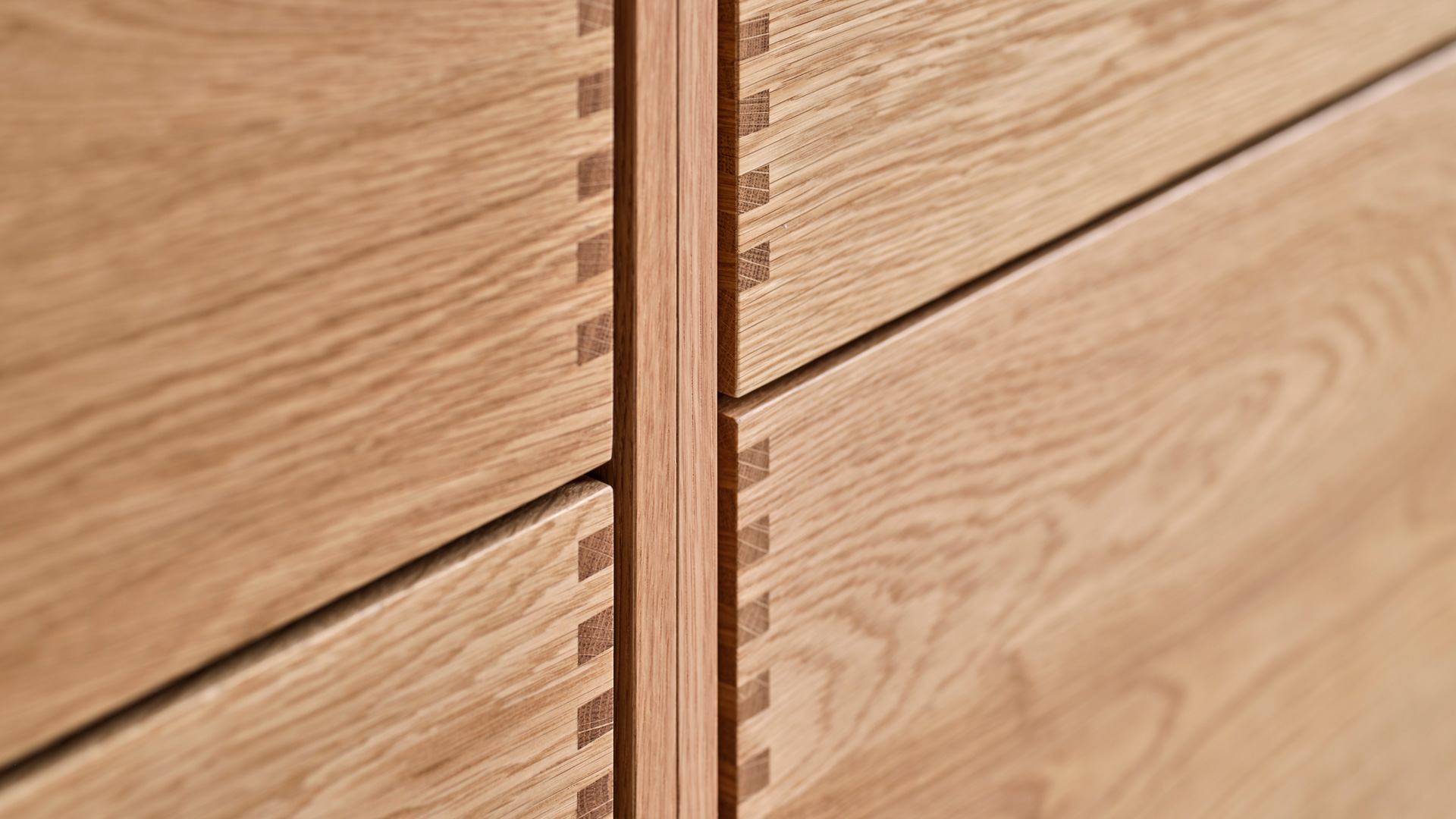 svane-koekkenet-snekder-koekken-fingertappede-skuffer-1920x1080-web